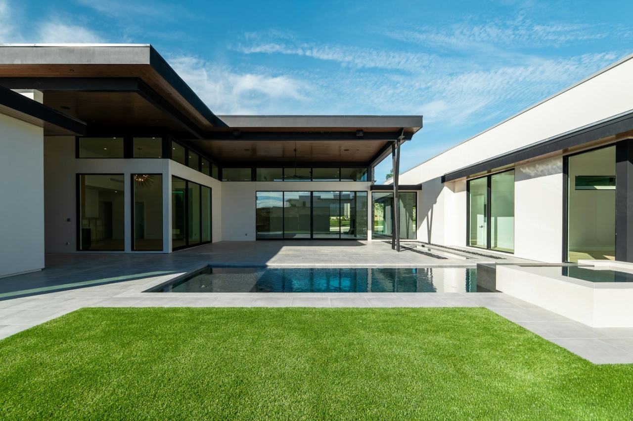 Modern House in a Quiet Lane